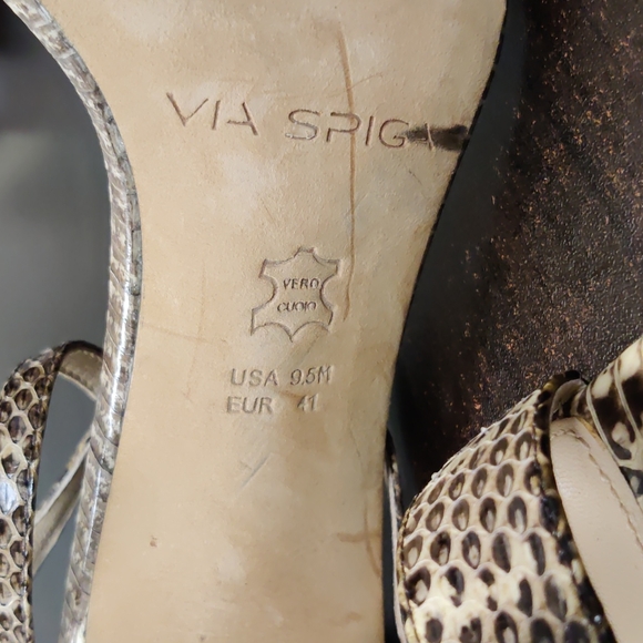 Heels - Picture 2 of 3